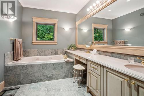 6 Country Heights Drive, Richmond Hill, ON - Indoor Photo Showing Bathroom