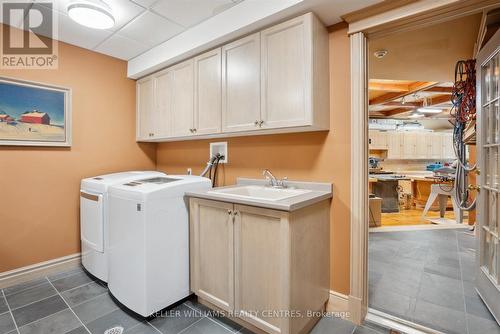 6 Country Heights Drive, Richmond Hill, ON - Indoor Photo Showing Laundry Room