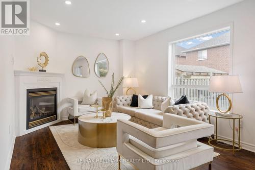 83 Matthew Boyd Crescent, Newmarket, ON - Indoor Photo Showing Living Room With Fireplace