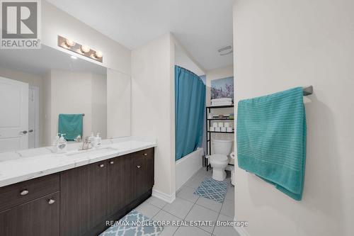 1 Walker Boulevard, New Tecumseth, ON - Indoor Photo Showing Bathroom