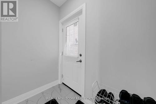 1 Walker Boulevard, New Tecumseth, ON - Indoor Photo Showing Other Room