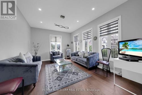 1 Walker Boulevard, New Tecumseth, ON - Indoor Photo Showing Living Room