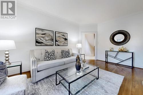 8 Tivoli Avenue, Richmond Hill, ON - Indoor Photo Showing Living Room