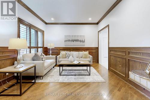 8 Tivoli Avenue, Richmond Hill (Mill Pond), ON - Indoor Photo Showing Living Room