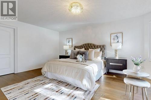 8 Tivoli Avenue, Richmond Hill (Mill Pond), ON - Indoor Photo Showing Bedroom