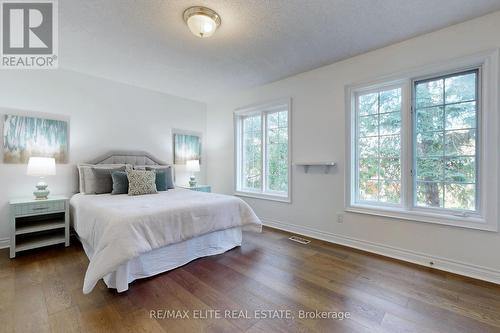 8 Tivoli Avenue, Richmond Hill (Mill Pond), ON - Indoor Photo Showing Bedroom