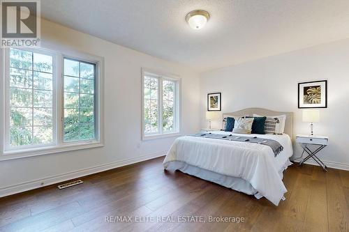 8 Tivoli Avenue, Richmond Hill (Mill Pond), ON - Indoor Photo Showing Bedroom