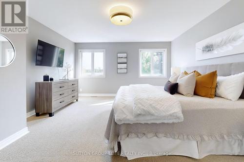 27 Deerwood Crescent, Richmond Hill (Oak Ridges), ON - Indoor Photo Showing Bedroom