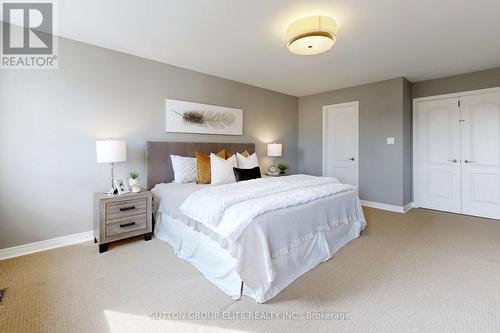 27 Deerwood Crescent, Richmond Hill (Oak Ridges), ON - Indoor Photo Showing Bedroom