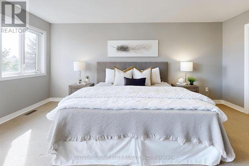 27 Deerwood Crescent, Richmond Hill (Oak Ridges), ON - Indoor Photo Showing Bedroom