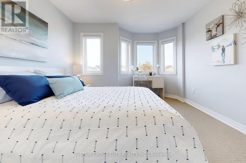 27 Deerwood Crescent, Richmond Hill (Oak Ridges), ON - Indoor Photo Showing Bedroom