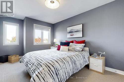 27 Deerwood Crescent, Richmond Hill (Oak Ridges), ON - Indoor Photo Showing Bedroom