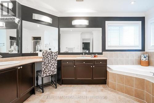 64 Westminster Circle, Barrie (Innis-Shore), ON - Indoor Photo Showing Bathroom