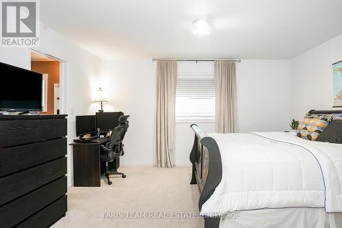 64 Westminster Circle, Barrie (Innis-Shore), ON - Indoor Photo Showing Bedroom