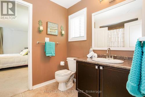 64 Westminster Circle, Barrie (Innis-Shore), ON - Indoor Photo Showing Bathroom