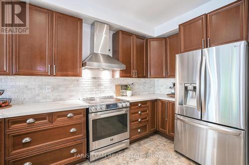 64 Westminster Circle, Barrie (Innis-Shore), ON - Indoor Photo Showing Kitchen