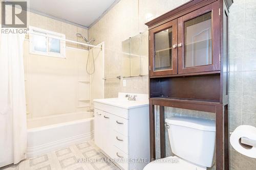 549 King Street, Midland, ON - Indoor Photo Showing Bathroom