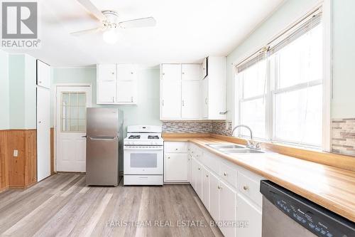 549 King Street, Midland, ON - Indoor Photo Showing Kitchen With Double Sink