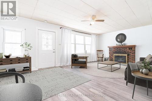 549 King Street, Midland, ON - Indoor Photo Showing Other Room With Fireplace