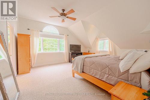 8 Red Oak Crescent, Oro-Medonte (Shanty Bay), ON - Indoor Photo Showing Bedroom