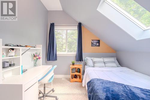 8 Red Oak Crescent, Oro-Medonte (Shanty Bay), ON - Indoor Photo Showing Bedroom