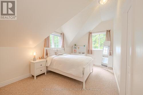 8 Red Oak Crescent, Oro-Medonte (Shanty Bay), ON - Indoor Photo Showing Bedroom