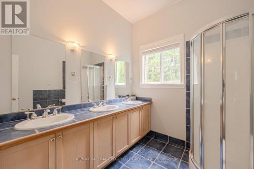 8 Red Oak Crescent, Oro-Medonte (Shanty Bay), ON - Indoor Photo Showing Bathroom