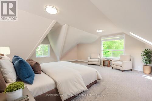 8 Red Oak Crescent, Oro-Medonte (Shanty Bay), ON - Indoor Photo Showing Bedroom