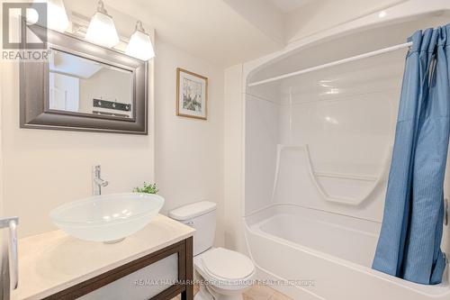 8 Red Oak Crescent, Oro-Medonte (Shanty Bay), ON - Indoor Photo Showing Bathroom