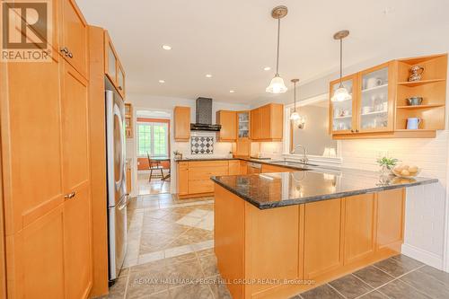 8 Red Oak Crescent, Oro-Medonte (Shanty Bay), ON - Indoor Photo Showing Kitchen