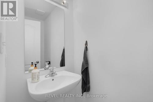 46 Brown Bear Street, Barrie, ON - Indoor Photo Showing Bathroom