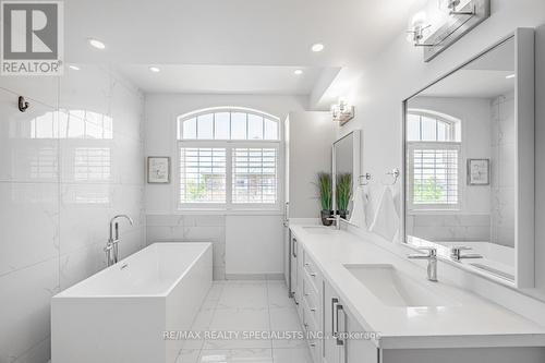 2495 Gateshead Common Road, Oakville (Palermo West), ON - Indoor Photo Showing Bathroom