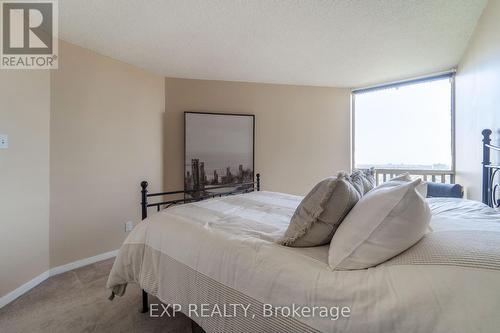 2101 - 45 Kingsbridge Garden Circle, Mississauga (Hurontario), ON - Indoor Photo Showing Bedroom