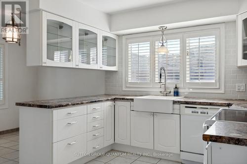 684 Woodview Road, Burlington, ON - Indoor Photo Showing Kitchen