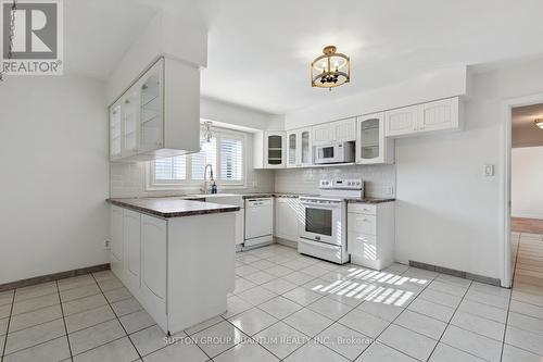 684 Woodview Road, Burlington (Roseland), ON - Indoor Photo Showing Kitchen