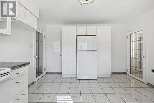 684 Woodview Road, Burlington (Roseland), ON - Indoor Photo Showing Kitchen