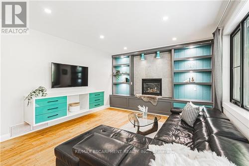 829 Forest Glen Avenue, Burlington (Lasalle), ON - Indoor Photo Showing Living Room With Fireplace