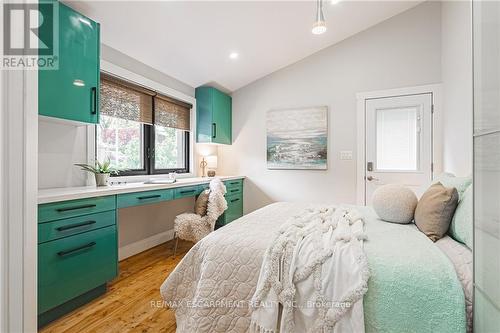 829 Forest Glen Avenue, Burlington (Lasalle), ON - Indoor Photo Showing Bedroom