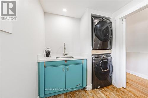 829 Forest Glen Avenue, Burlington (Lasalle), ON - Indoor Photo Showing Laundry Room