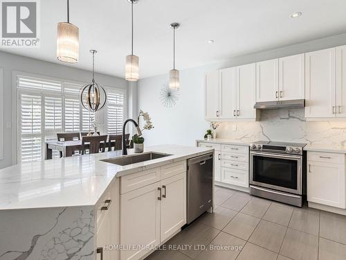 4664 Ray Lane, Burlington (Alton), ON - Indoor Photo Showing Kitchen With Upgraded Kitchen