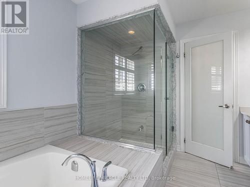 4664 Ray Lane, Burlington, ON - Indoor Photo Showing Bathroom