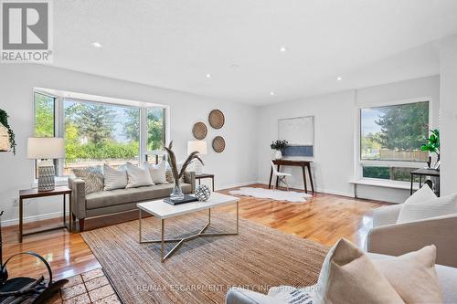 46 Glenvale Boulevard, Brampton, ON - Indoor Photo Showing Living Room