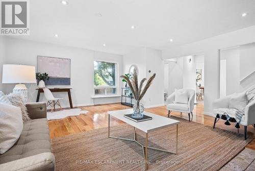 46 Glenvale Boulevard, Brampton, ON - Indoor Photo Showing Living Room