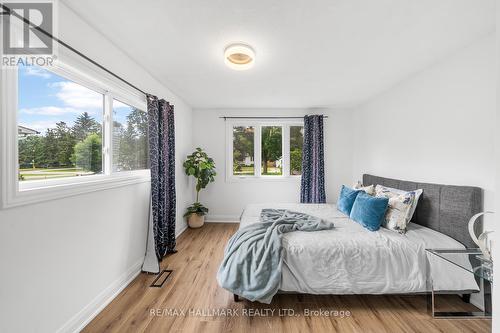 15 River Drive, East Gwillimbury (Holland Landing), ON - Indoor Photo Showing Bedroom