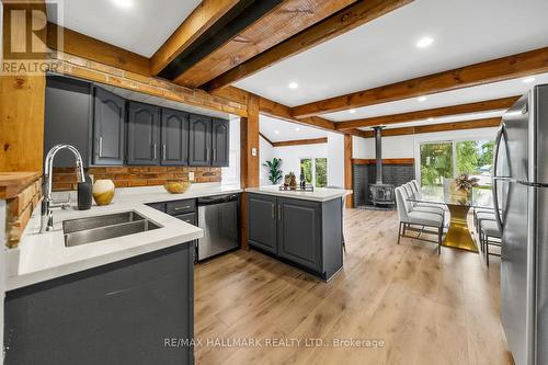 15 River Drive, East Gwillimbury (Holland Landing), ON - Indoor Photo Showing Kitchen With Double Sink