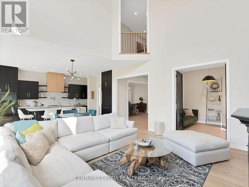 1193 Wickham Road, Innisfil (Alcona), ON - Indoor Photo Showing Living Room