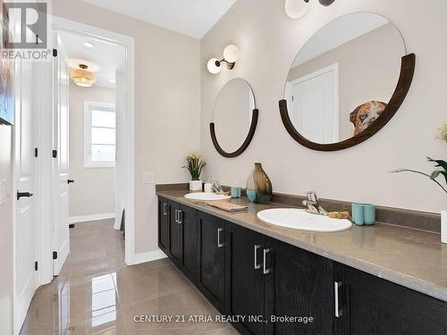 1193 Wickham Road, Innisfil (Alcona), ON - Indoor Photo Showing Bathroom