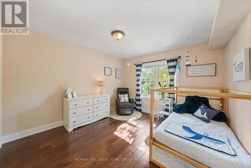 119 Richmond Street, Richmond Hill, ON - Indoor Photo Showing Bedroom