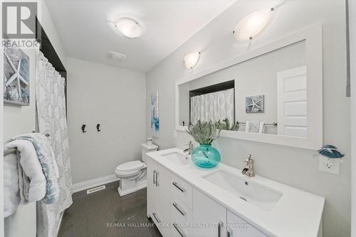 119 Richmond Street, Richmond Hill (Mill Pond), ON - Indoor Photo Showing Bathroom