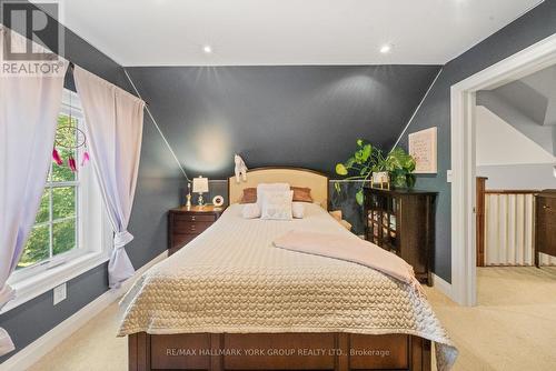 119 Richmond Street, Richmond Hill, ON - Indoor Photo Showing Bedroom